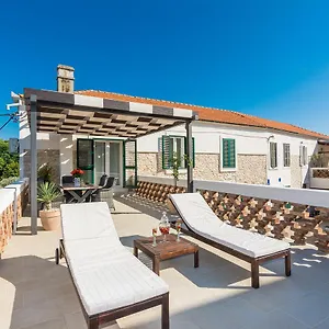 Apartments Fontana Apartman Zadar
